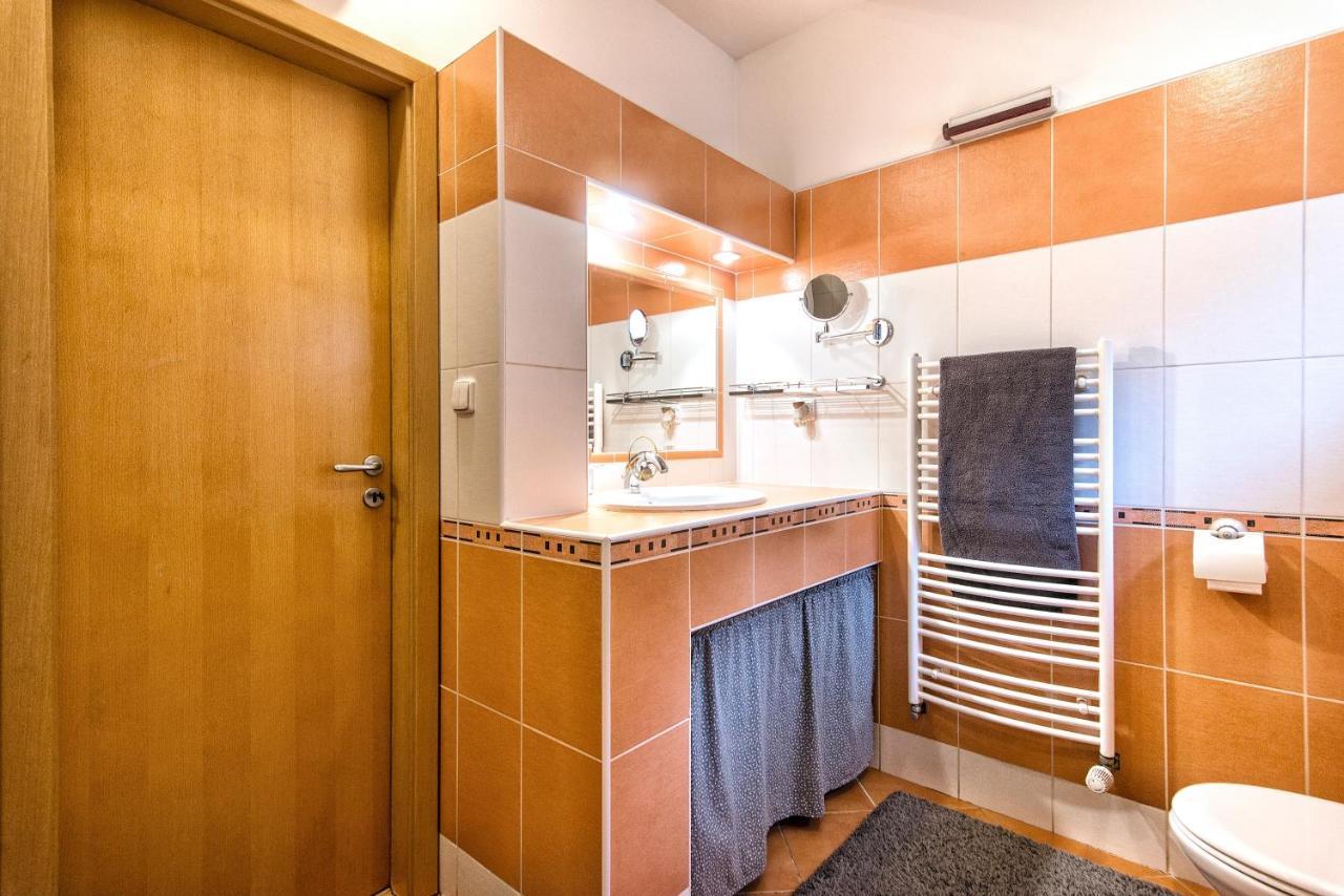 Apartment Neratovice Екстериор снимка