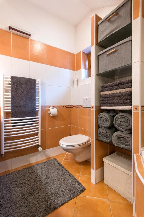 Apartment Neratovice Екстериор снимка